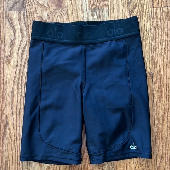ALO Yoga Pants - ALO Yoga Black High Rise Biker Shorts